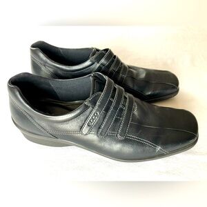 Ecco Women's 3 Velcro Strap Black Wedge. Size EU 42/US 10. Excellent Condition.